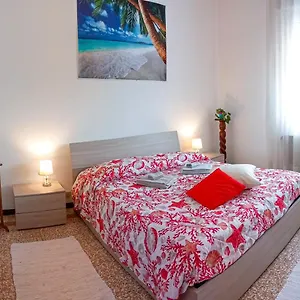 https://ampio-appartamento-vicino-al-centro-storico-di-treviso.hotelslidodijesolo.com